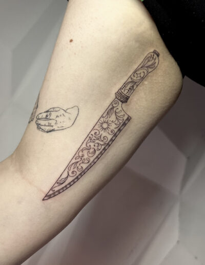 Tatuaje Linea Fina por Leandro Arias