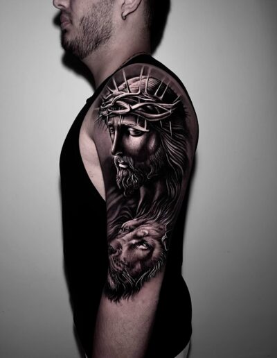 Tattoo Realismo Jesús y León por Nicolás